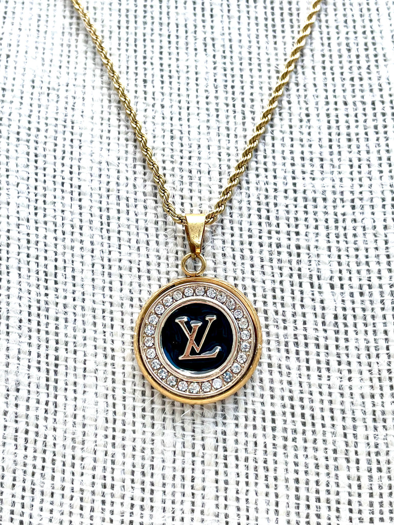 lv necklace logo